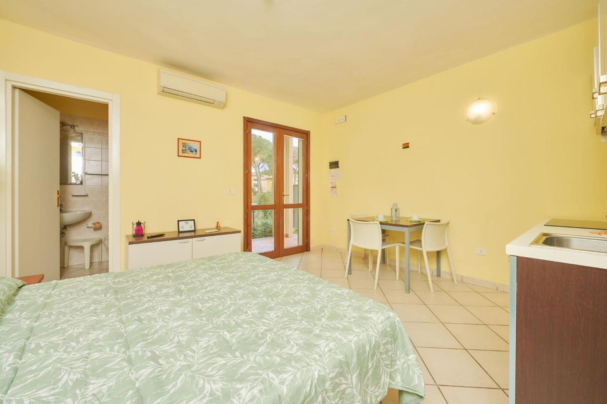 Pineta Azzurra Aparthotel *