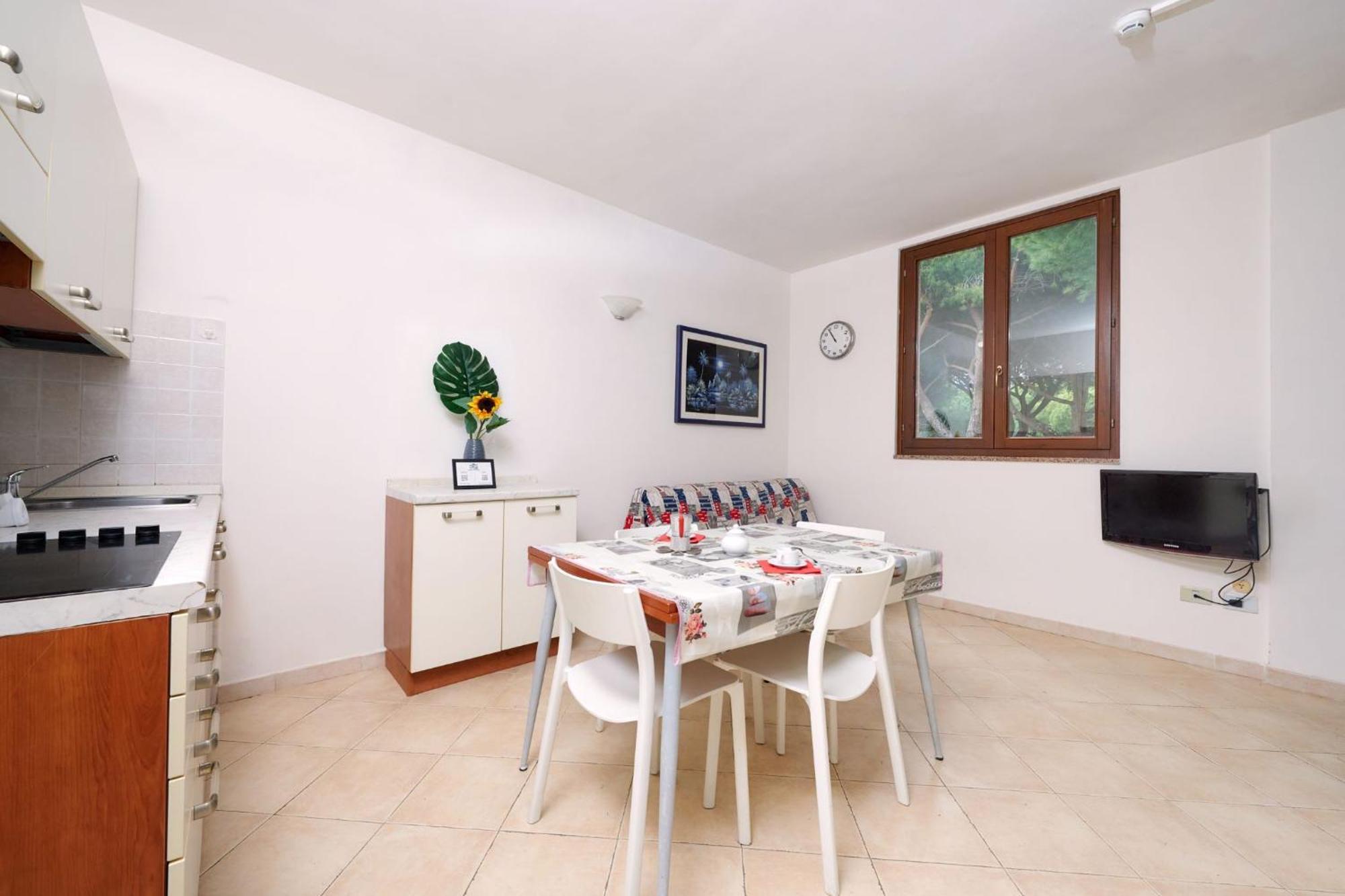 Pineta Azzurra Aparthotel *